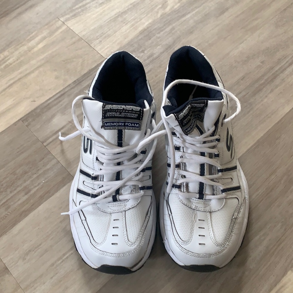 Skechers Men’s white tennis shoes